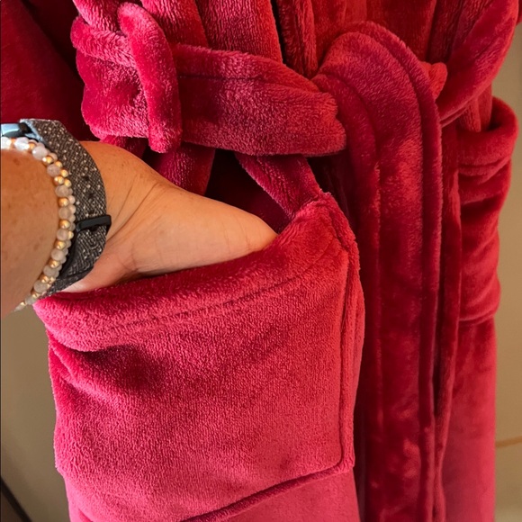 Natori Sz S Plush Dark Red Midi Robe - Picture 6 of 10